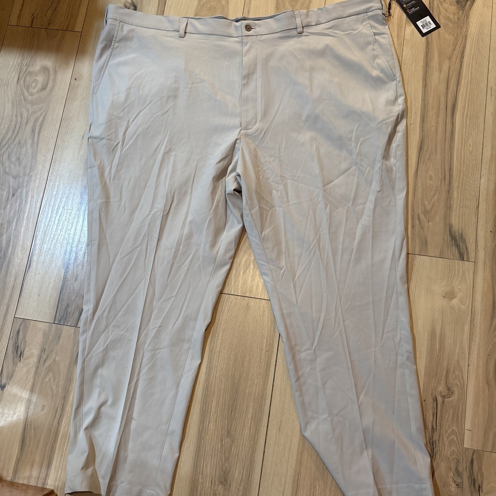 Walter Hagen Mens 11 Majorsโ Straight Front Golf Pants Light Khaki 48x32 NWT